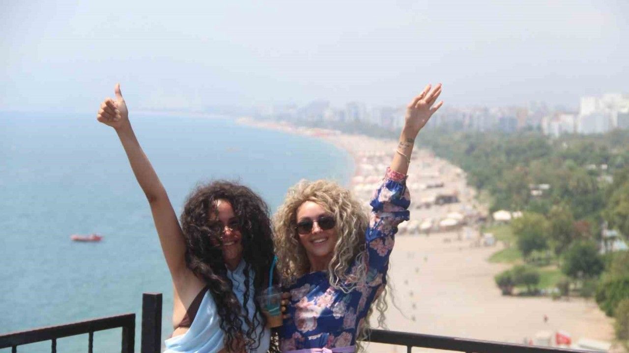 Turizmde rekorların kırıldığı Antalya’ya o ülkeler 1’er kişi gönderdi