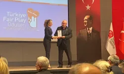 TSYD adına ödülü TSYD Gaziantep Şube Başkanı Murat Atay ödül aldı