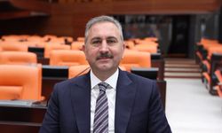 Abdulhamit Gül, YKS' de dereceye giren gençleri tebrik etti