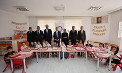 BAŞKAN TAHMAZOĞLU’NDAN ÖĞRENCİLERE 881.000 ADET BOYAMA SETİ
