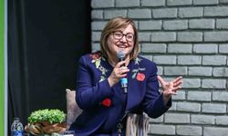 Fatma Şahin zirveyi bırakmadı