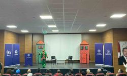 Milli teknoloji hamlesi 'Karagöz ve Hacivat' ile tiyatro sahnesinde çocuklarla buluştu