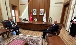 Vali Kemal Çeber, koltuğunu Eylül Lina Yıldız'a devretti