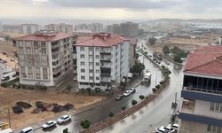 Besni’de sağanak yağış etkili oldu