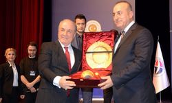 DIŞİŞLERİ BAKANI ÇAVUŞOĞLU'NDAN EKONOMİ VURGUSU