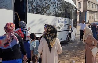 BAŞKAN FATMA ŞAHİN, NARLITEPE’DEKİ ÖĞRENCİLERİN ULAŞIM SIKINTISINI KÖKTEN ÇÖZDÜ!