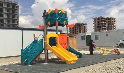 Adıyaman Belediyesinden toplu yaşam alanlarına çocuk oyun parkı