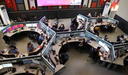 Depremin ilk günü Gaziantep 112 Acil Çağrı Merkezi’ne 170 bin çağrı ulaştı