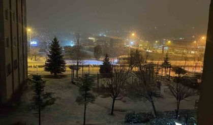 Eskişehir’de beklenen kar yağışı başladı