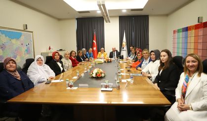 AK Parti Kadın Kolları'ndan Kadın Belediye Başkanlarıyla İstişare Toplantısı