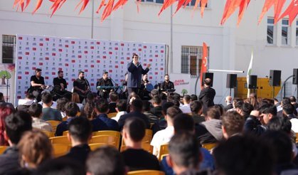 BAŞKAN YILMAZ LİSE VE ÜNİVERSİTE ÖĞRENCİLERİ İLE BULUŞTU