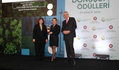 Plastik atıkları doğaya zarar vermeden dönüştürdüler, ödülü kazandılar
