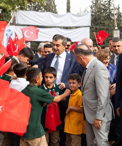 Erdemoğlu Ailesinden Eğitime Dev Destek