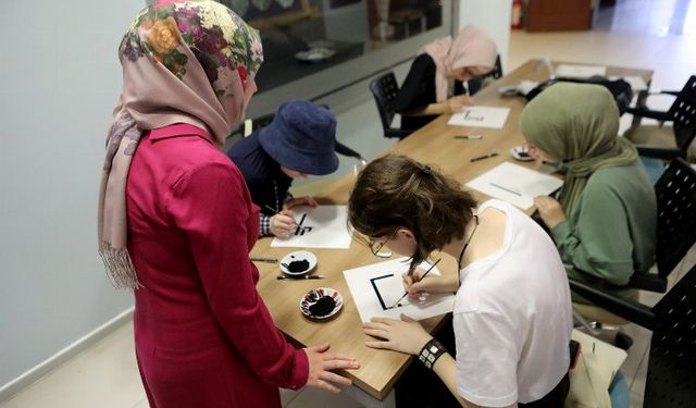 Sakarya'daki atölyeler gençlerin ilgi odağı oldu