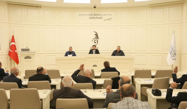 BÜYÜKŞEHİR, TOPLU TAŞIMA ESNAFINA 250 MİLYON TL DESTEK VERİYOR