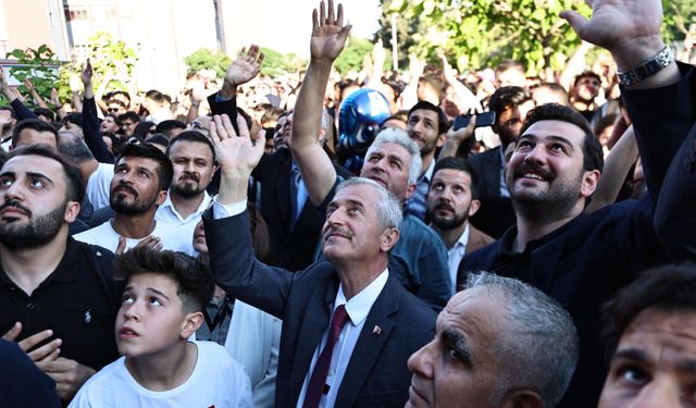 BAŞKAN TAHMAZOĞLU ELİF AZRA’YI YALNIZ BIRAKMADI