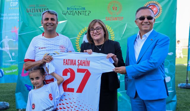 TÜRKİYE’DE BİR İLK OLAN MUHTAR CUP FUTBOL TURNUVASI BAŞLADI