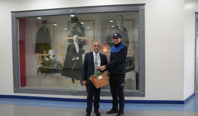 ŞEHİTKAMİL’DEN 24 KASIM ÖĞRETMENLER GÜNÜ’NE ÇİÇEKLİ KUTLAMA