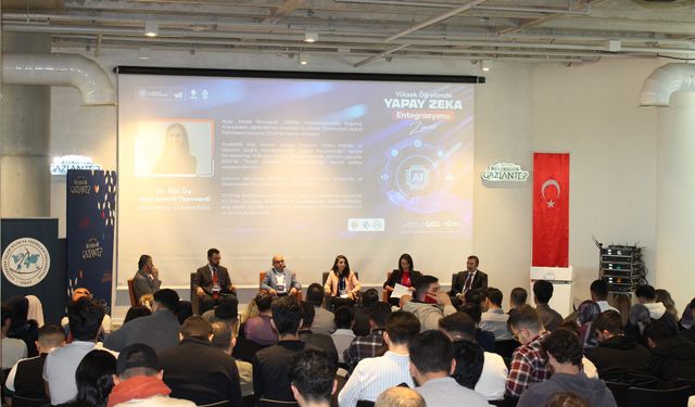 YAPAY ZEKA ENTEGRASYONU ZİRVESİ BİLİM MERKEZİNDE GERÇEKLEŞTİRİLDİ
