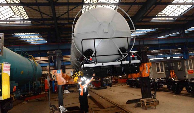 Bakan Uraloğlu: 'Yeni yük vagonlarımız enerji kaynaklarının nakliyesinde ordumuzun lojistik gücüne güç katacak'