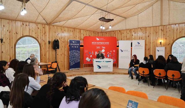 Bilim Kafe'de her yönüyle Mehmet Akif konuşuldu