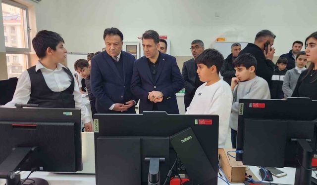 Tunceli'de Bilim ve Sanat Şenliği renkli görüntülere sahne oldu