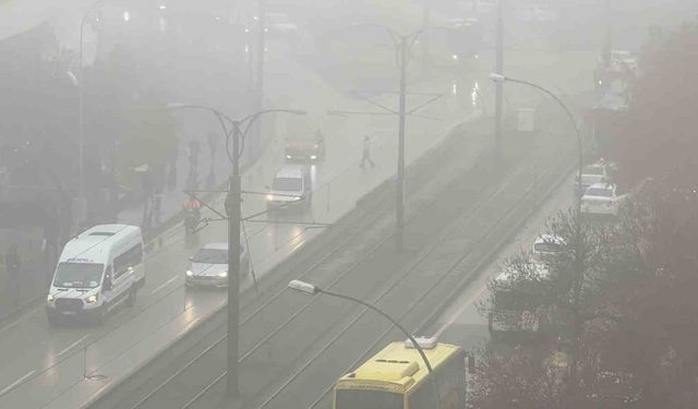 Gaziantep'te etkili olan sis görüş mesafesini düşürdü