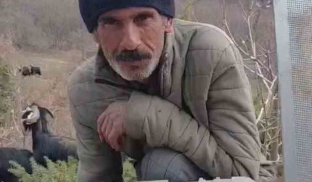 Elazığ'da çobanın 'Televizyonlu' hava durumu sunumu tebessüm ettirdi