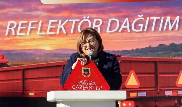 Gaziantep Büyükşehir'in 'Reflektör Tak, Görünür Ol' projesinde ilk dağıtım gerçekleştirildi