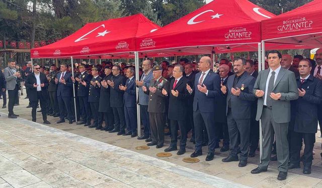 Gaziantep'te 18 Mart Çanakkale Zaferi'nin 111'inci yılında şehitler anıldı