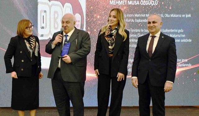 Musa Özgüçlü'ye 'Sağlığa En Büyük Yatırım Yapan Hayırsever' ödülü