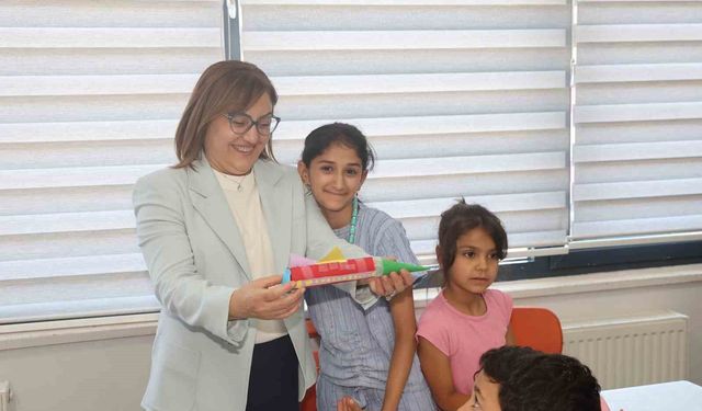 Şahin, Gaziantep Büyükşehir Belediyesi yaz okullarını ziyaret etti