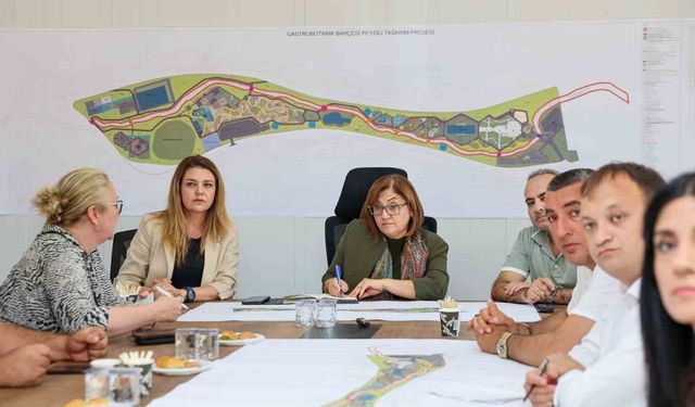 Şahin, Türkiye'de ilk olacak Gastrobotanik Parkı'nda incelemelerde bulundu