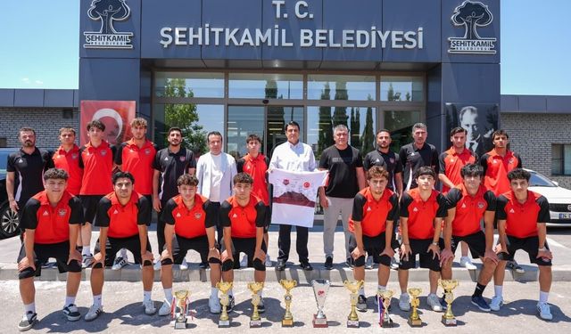 Yılmaz, şampiyonları ağırladı