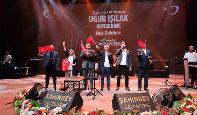 Şahinbey'de zaferin coşkusu şarkılarla taçlandı