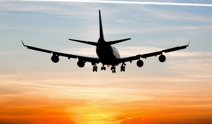 Aralık'ta en çok havayolu ile yolcu taşımacılığı ucuzladı