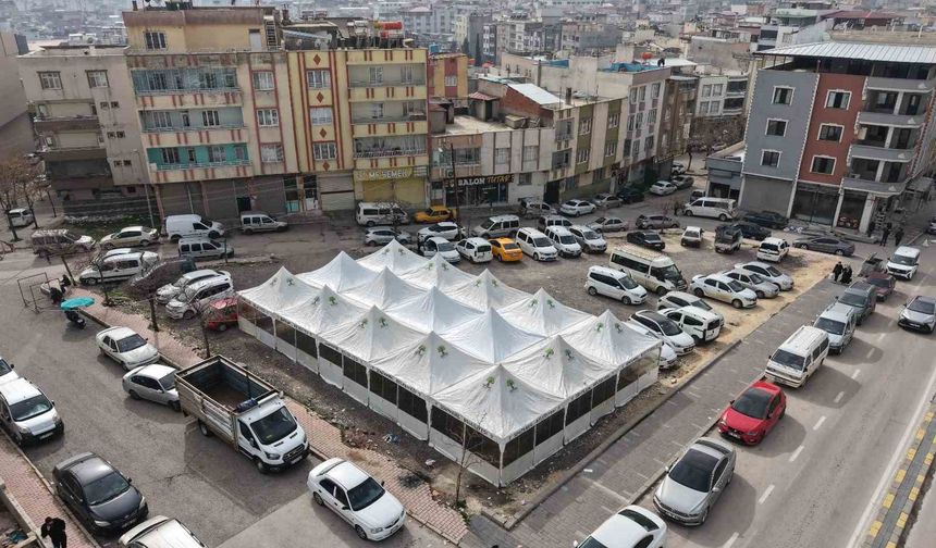 Şehitkamil'de binlerce kişi ilk iftarını aynı sofrada açtı