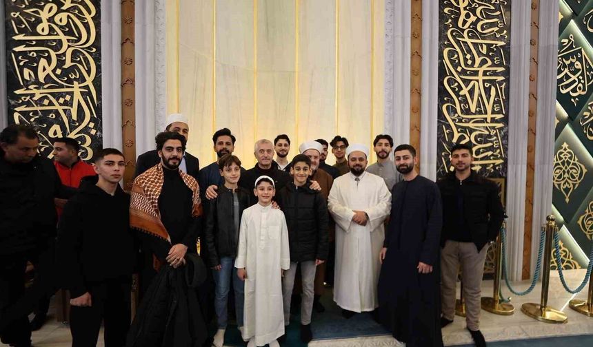 Başkan Tahmazoğlu, vatandaşlarla bayramlaştı