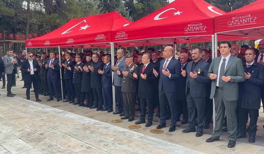 Gaziantep'te 18 Mart Çanakkale Zaferi'nin 111'inci yılında şehitler anıldı
