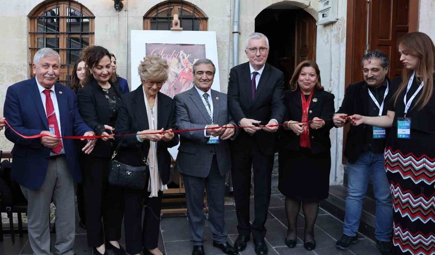 HKÜ Bilim İletişimi Ofisi ve Bey Mahallesi Kültürevi'nde 'Seçkiler' sergisi açıldı