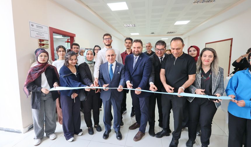 GAÜN SAĞLIK HİZMETLERİ MYO’DA YENİLENEN UYGULAMA LABORATUVARLARI AÇILDI