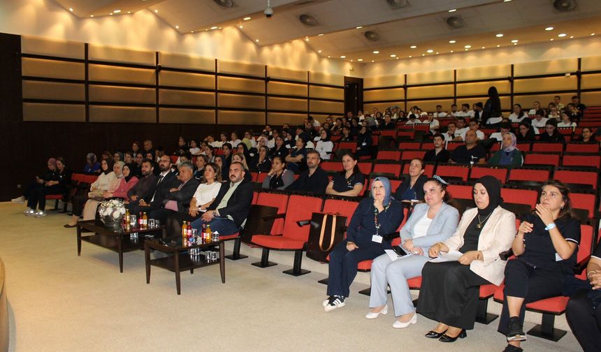 GAÜN Hastanesi’nde Emzirme Haftası sempozyumu düzenlendi