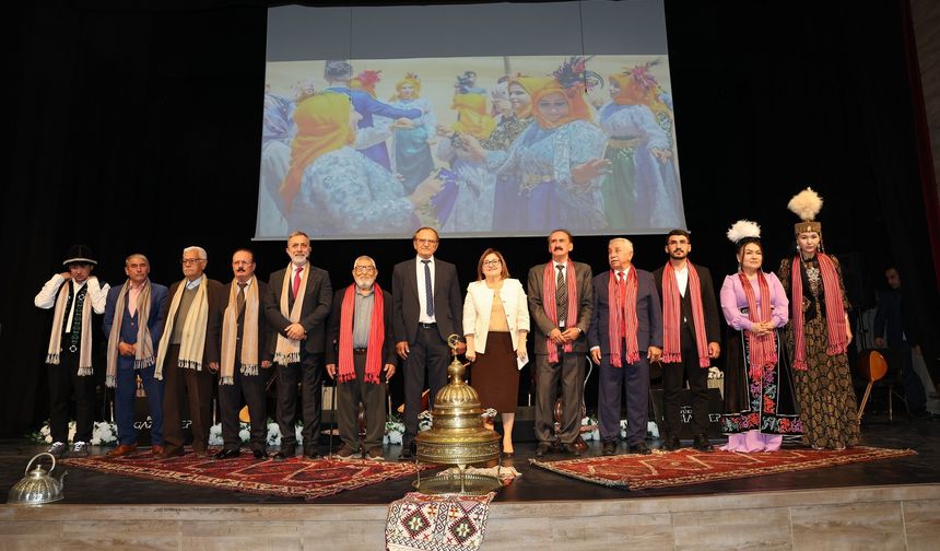 TÜRK DÜNYASININ OZANLARI GAZİANTEP’TE BULUŞTU
