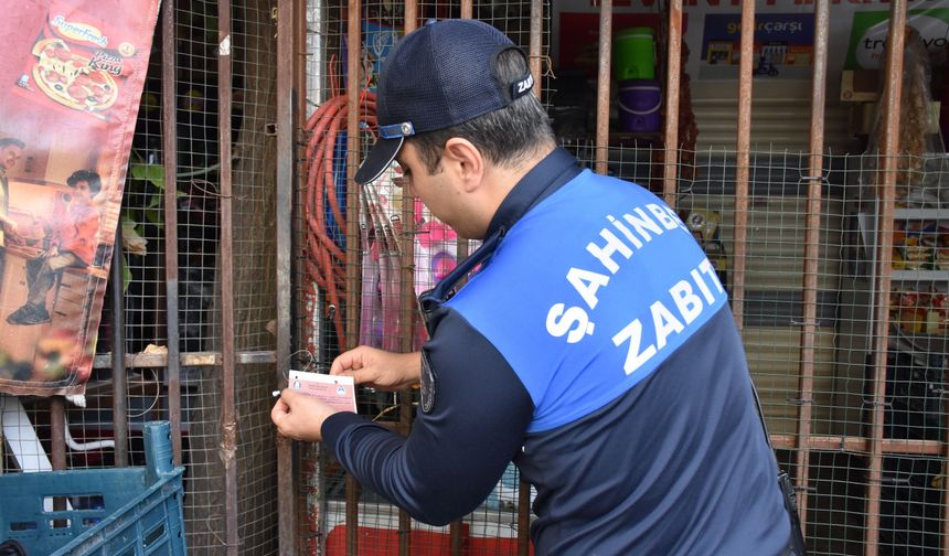 SON KULLANMA TARİHİ GEÇMİŞ ÜRÜN SATAN 2 MARKET KAPATILDI