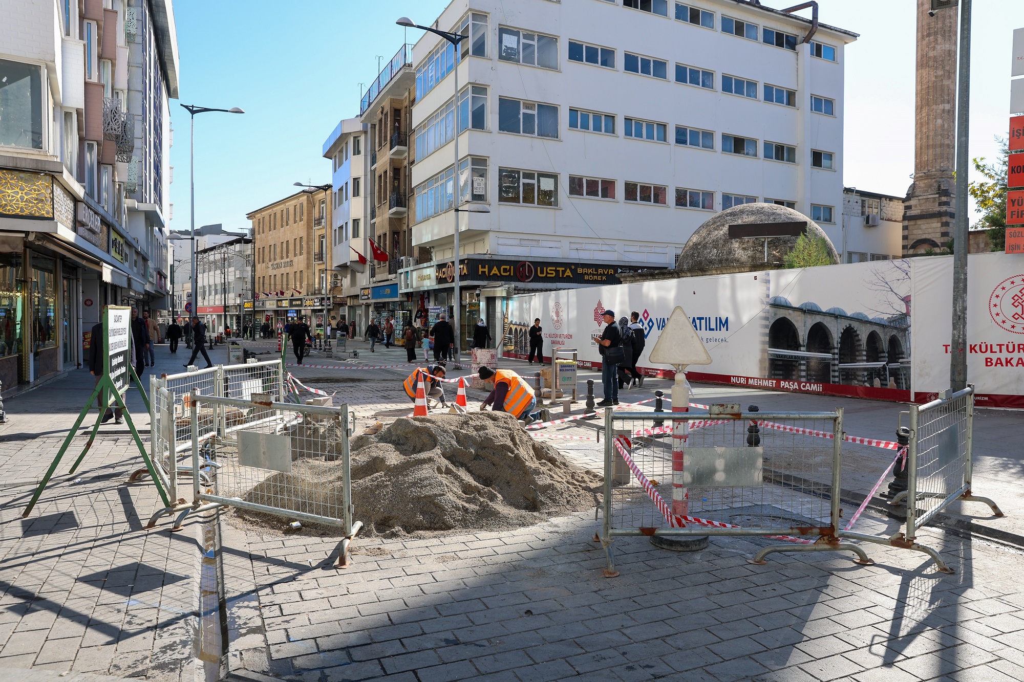 Gazi̇antep Büyükşehi̇r Beledi̇yesi̇'nden Yol Bakim Ve Trafi̇k Düzenlemeleri̇yle Trafi̇k Akişi Rahatlayacak (1)