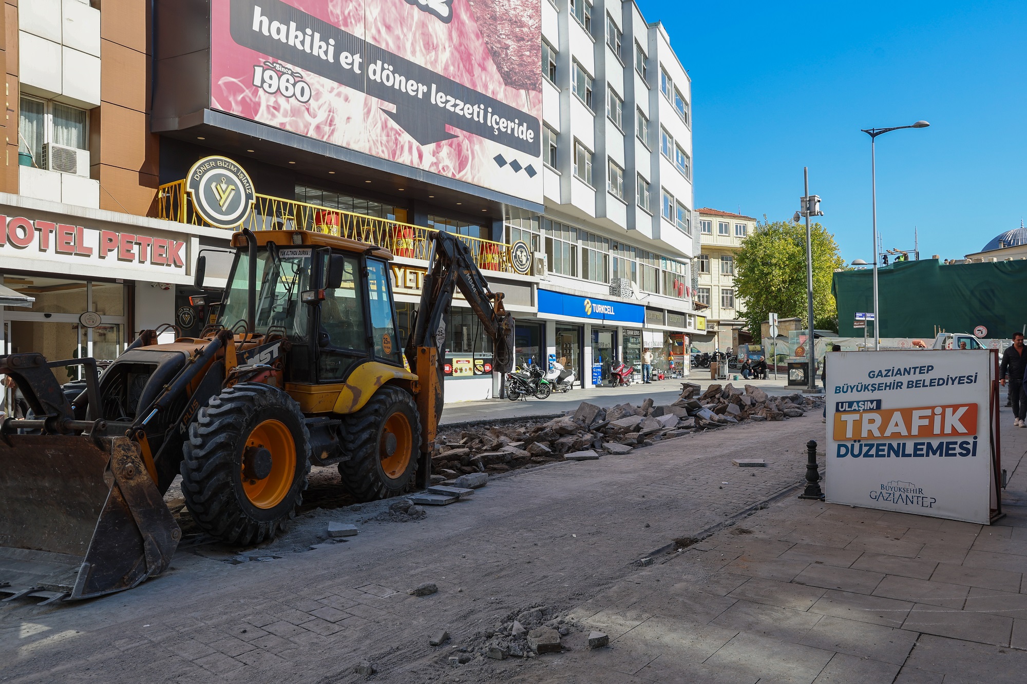 Gazi̇antep Büyükşehi̇r Beledi̇yesi̇'nden Yol Bakim Ve Trafi̇k Düzenlemeleri̇yle Trafi̇k Akişi Rahatlayacak (4)