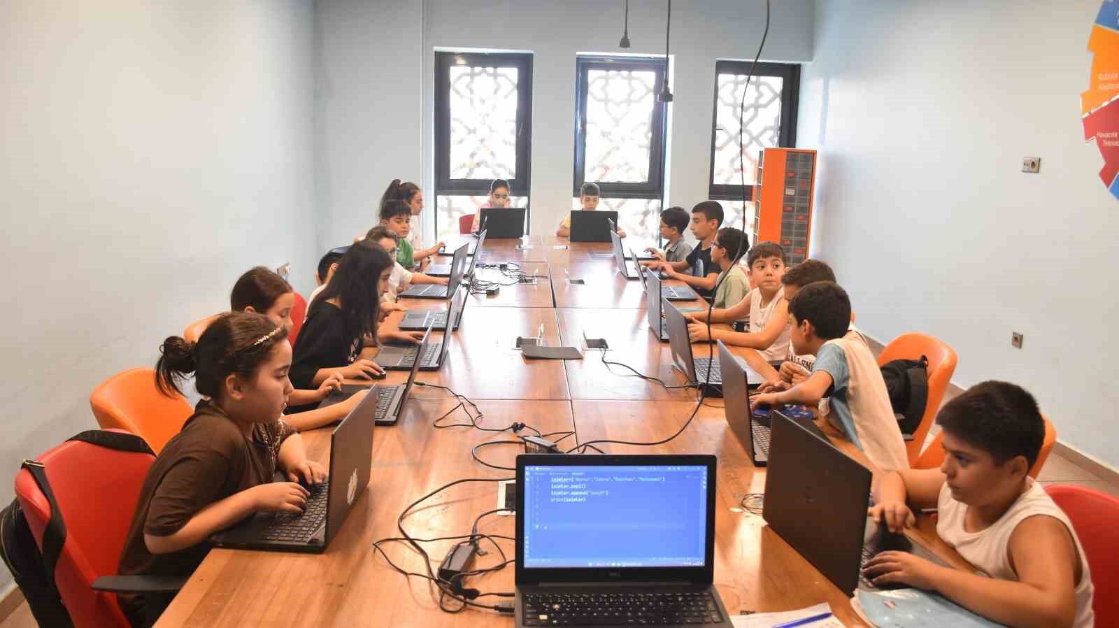 Türkiye'nin yapay zeka vizyonuna Şahinbey Belediyesi'nden güçlü destek